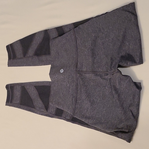 Lululemon High Times Mesh, Size 4 - Picture 3 of 4